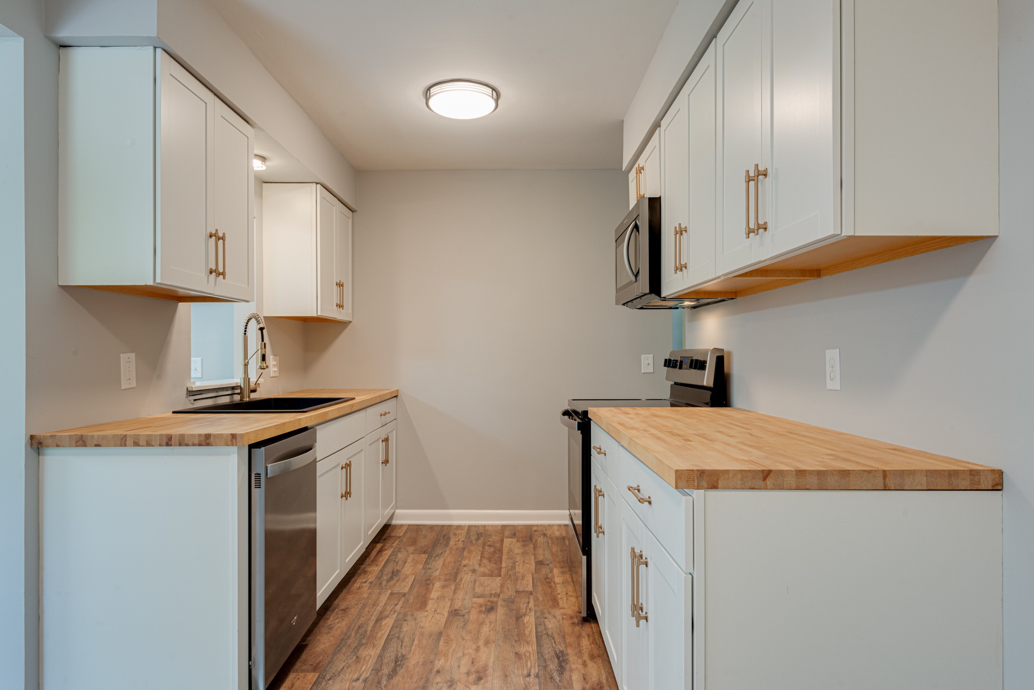4981 Edmondson Pike Nashville TN 37211