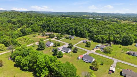 23 Smokey Circle Petersburg TN 37144
