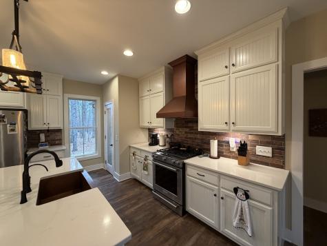 2095 Lake Louisa Loop Monteagle TN 37356
