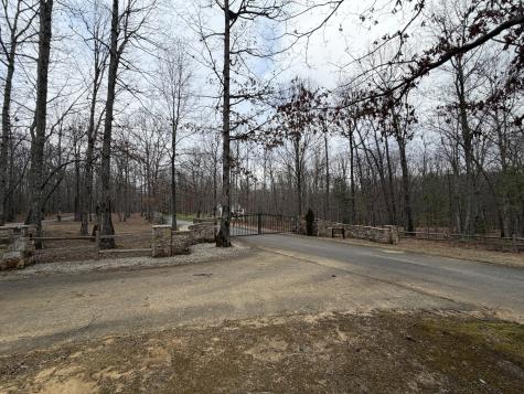 2095 Lake Louisa Loop Monteagle TN 37356