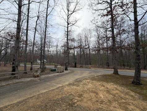 2095 Lake Louisa Loop Monteagle TN 37356