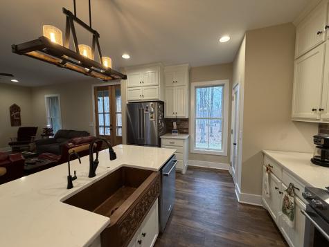 2095 Lake Louisa Loop Monteagle TN 37356