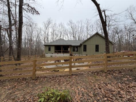 2095 Lake Louisa Loop Monteagle TN 37356