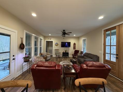 2095 Lake Louisa Loop Monteagle TN 37356