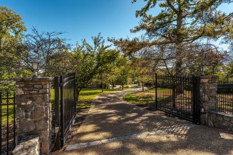 102 Bluegrass Circle Hendersonville TN 37075