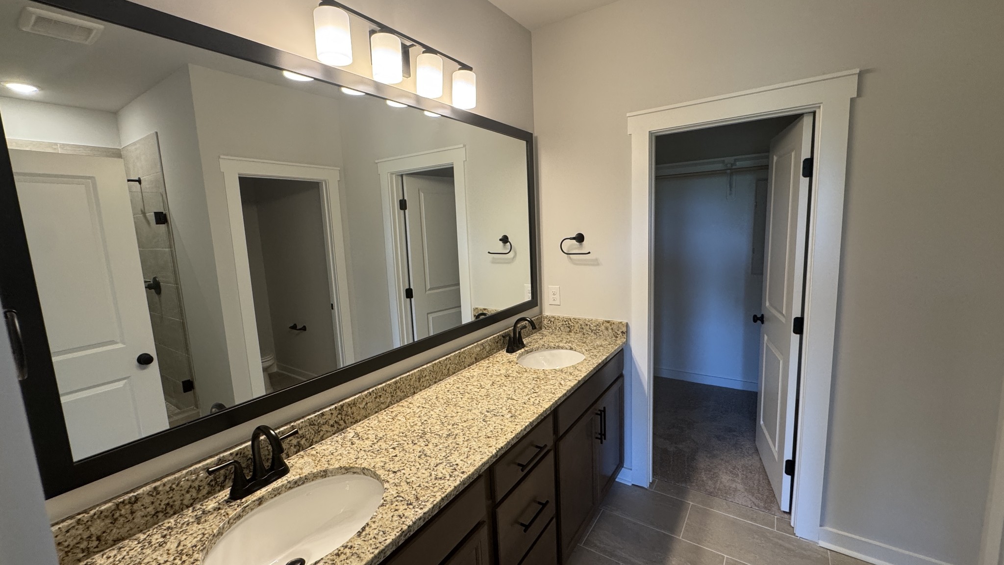 464 W Foxrun Springfield TN 37172