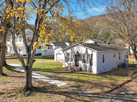 606 Holly Avenue South Pittsburg TN 37380