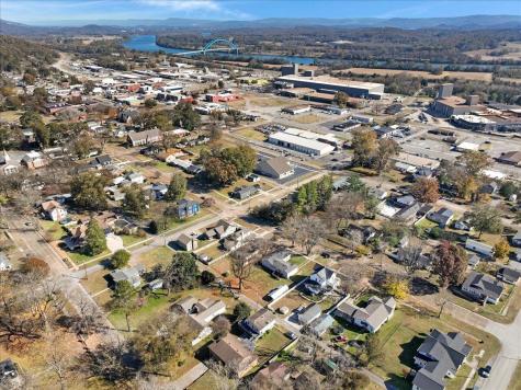 606 Holly Avenue South Pittsburg TN 37380