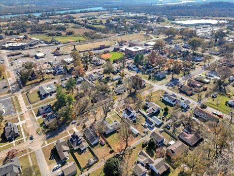 606 Holly Avenue South Pittsburg TN 37380