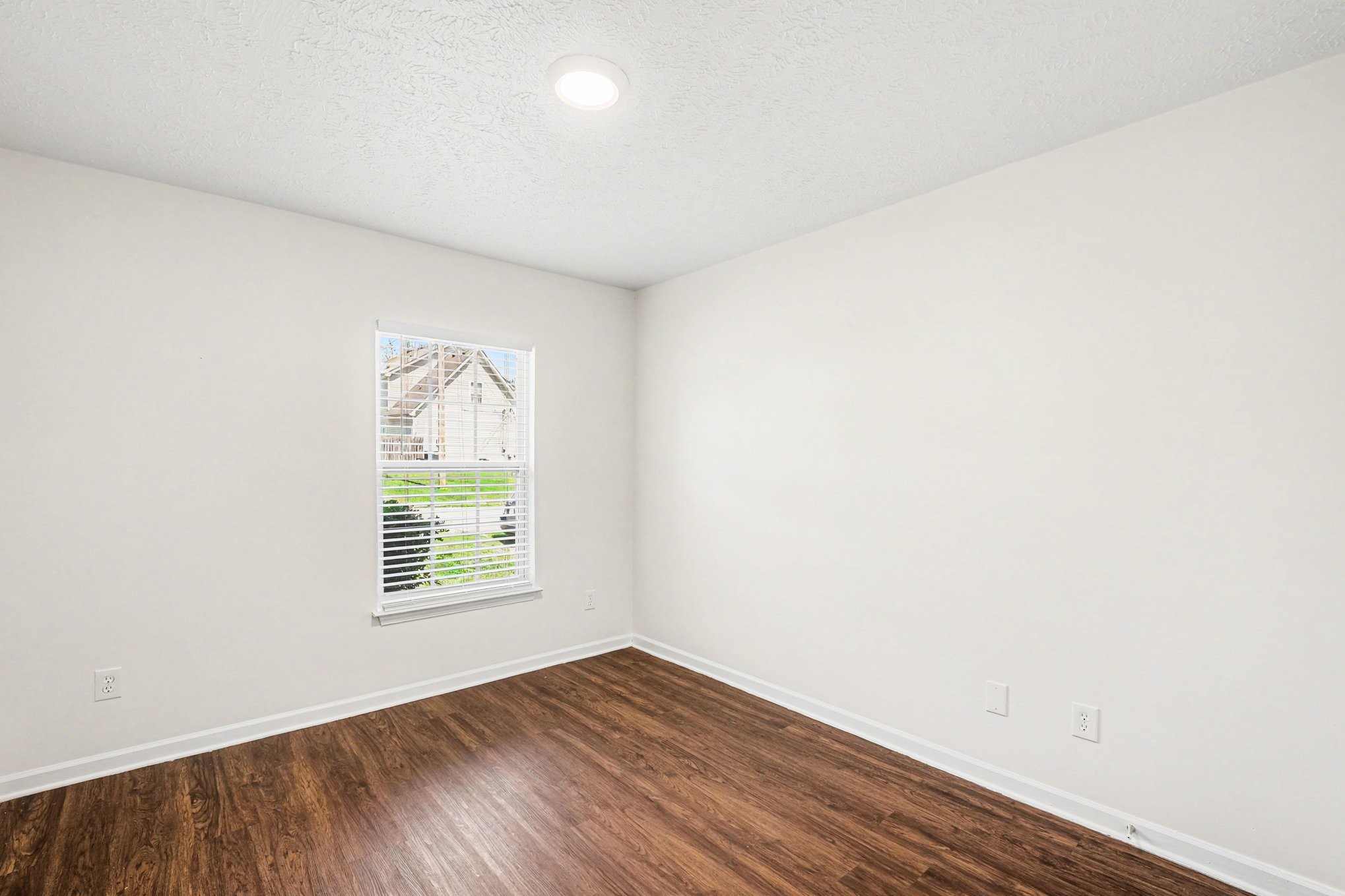 1375 E Nir Shreibman Boulevard La Vergne TN 37086