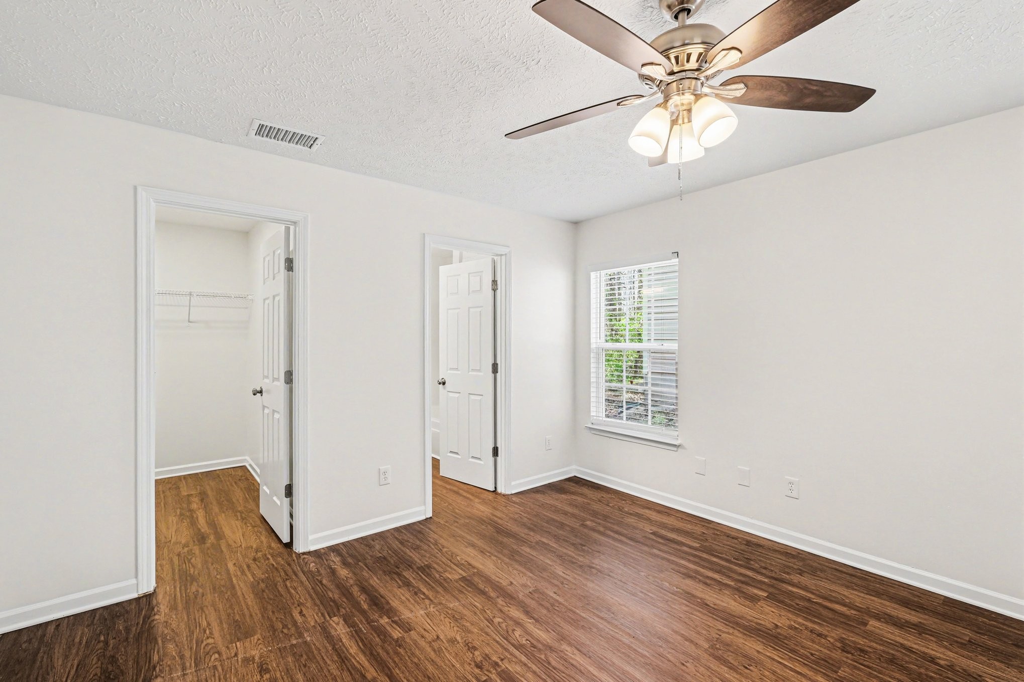 1375 E Nir Shreibman Boulevard La Vergne TN 37086
