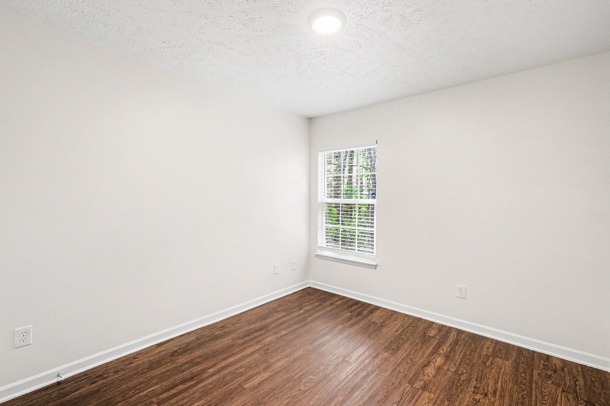 1375 E Nir Shreibman Boulevard La Vergne TN 37086
