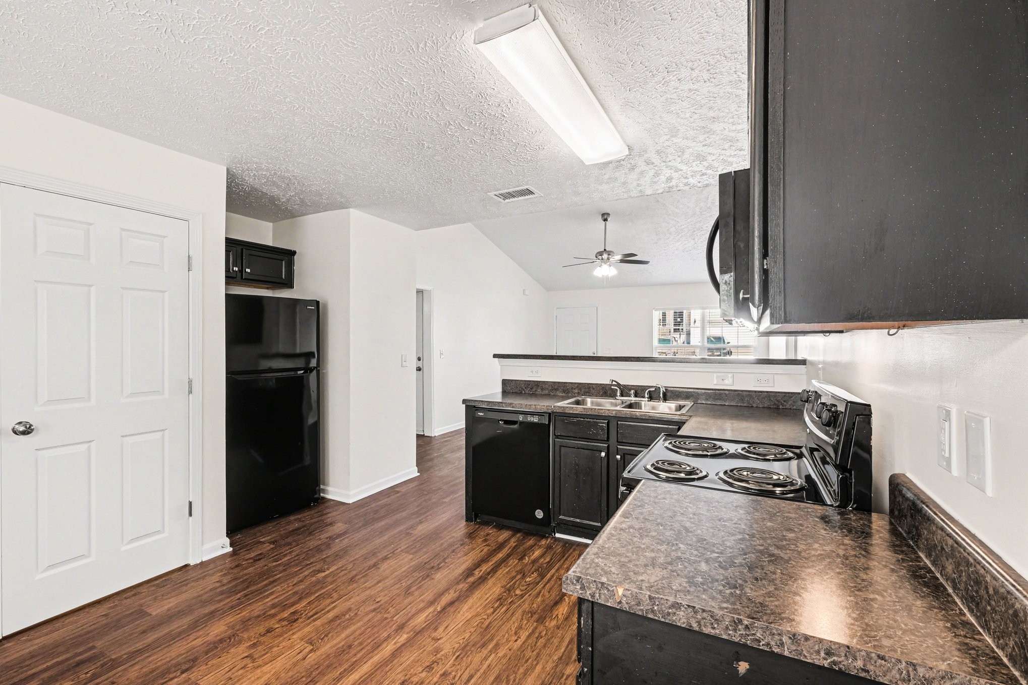 1375 E Nir Shreibman Boulevard La Vergne TN 37086