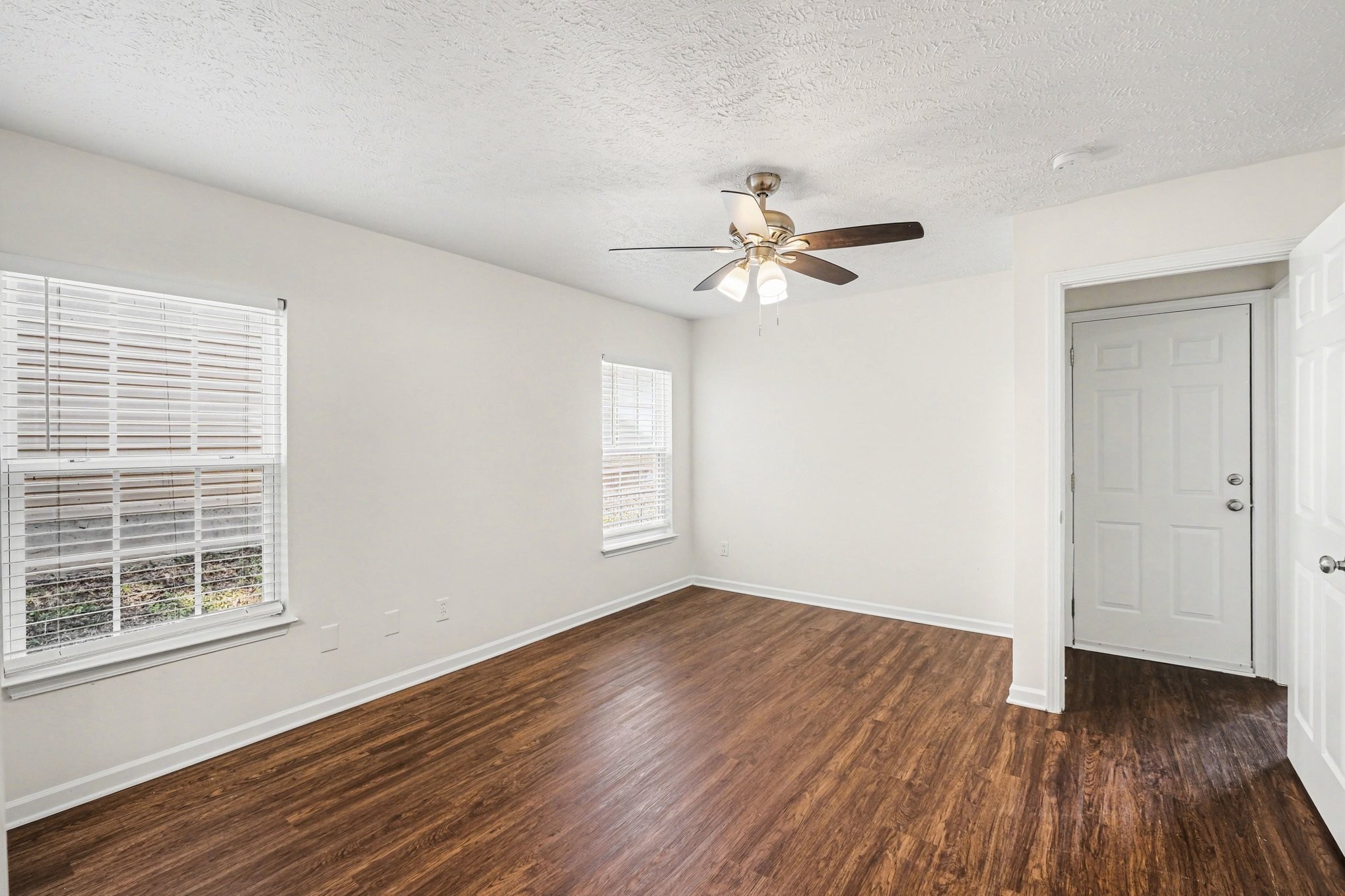 1375 E Nir Shreibman Boulevard La Vergne TN 37086