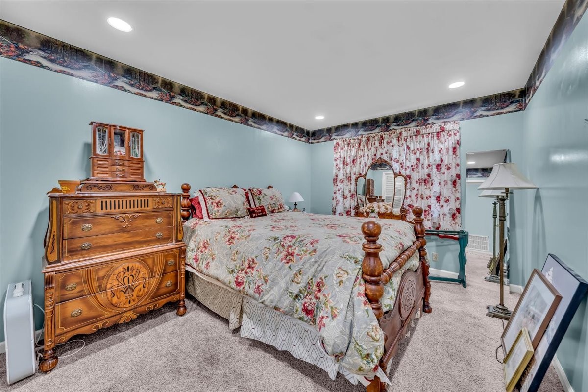1555 Charles Bell Road Clarksville TN 37040