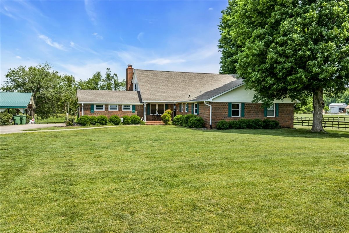 1555 Charles Bell Road Clarksville TN 37040