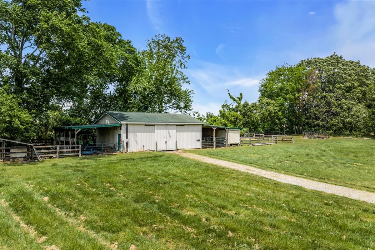 1555 Charles Bell Road Clarksville TN 37040