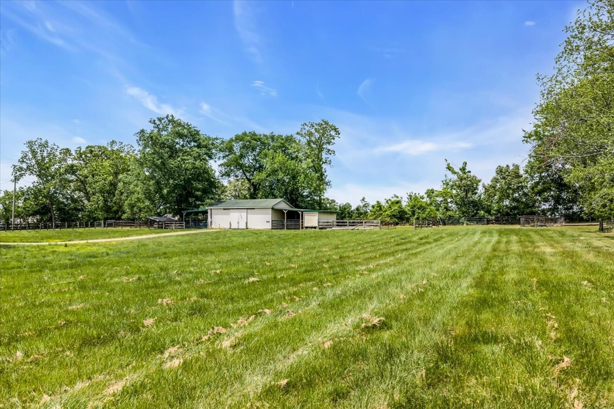 1555 Charles Bell Road Clarksville TN 37040
