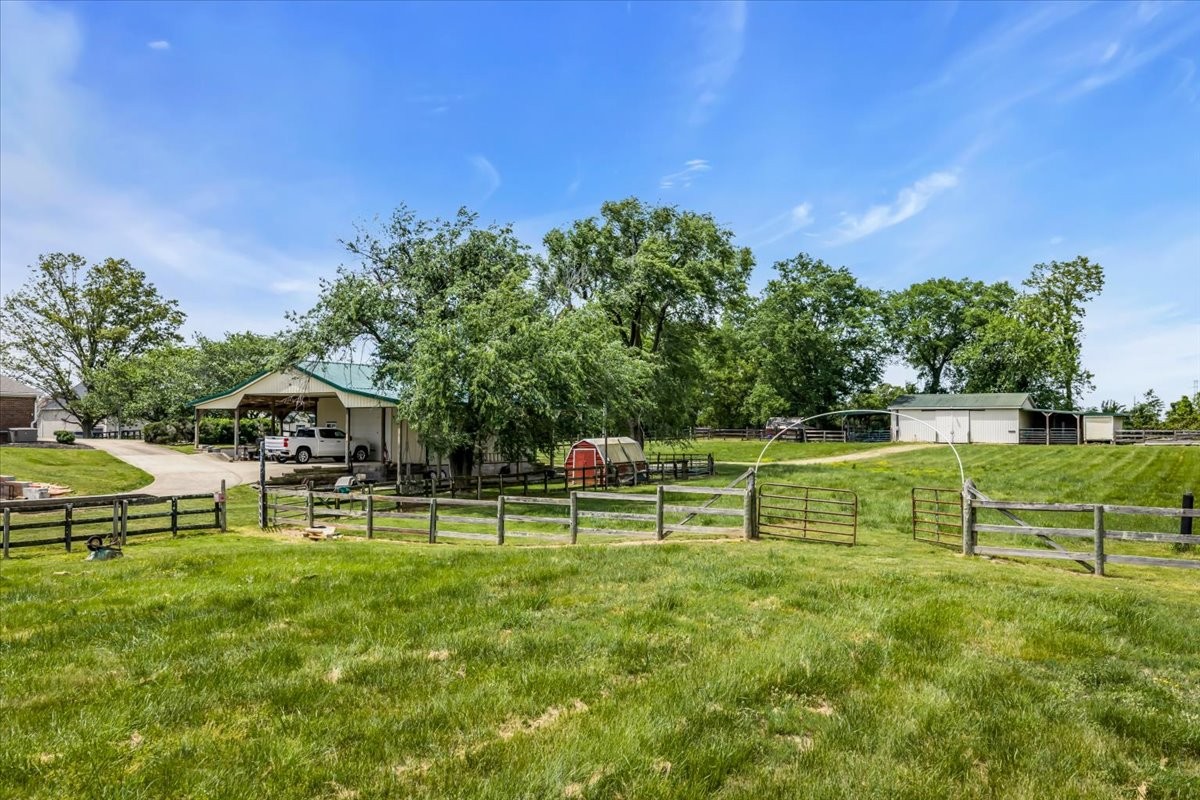 1555 Charles Bell Road Clarksville TN 37040