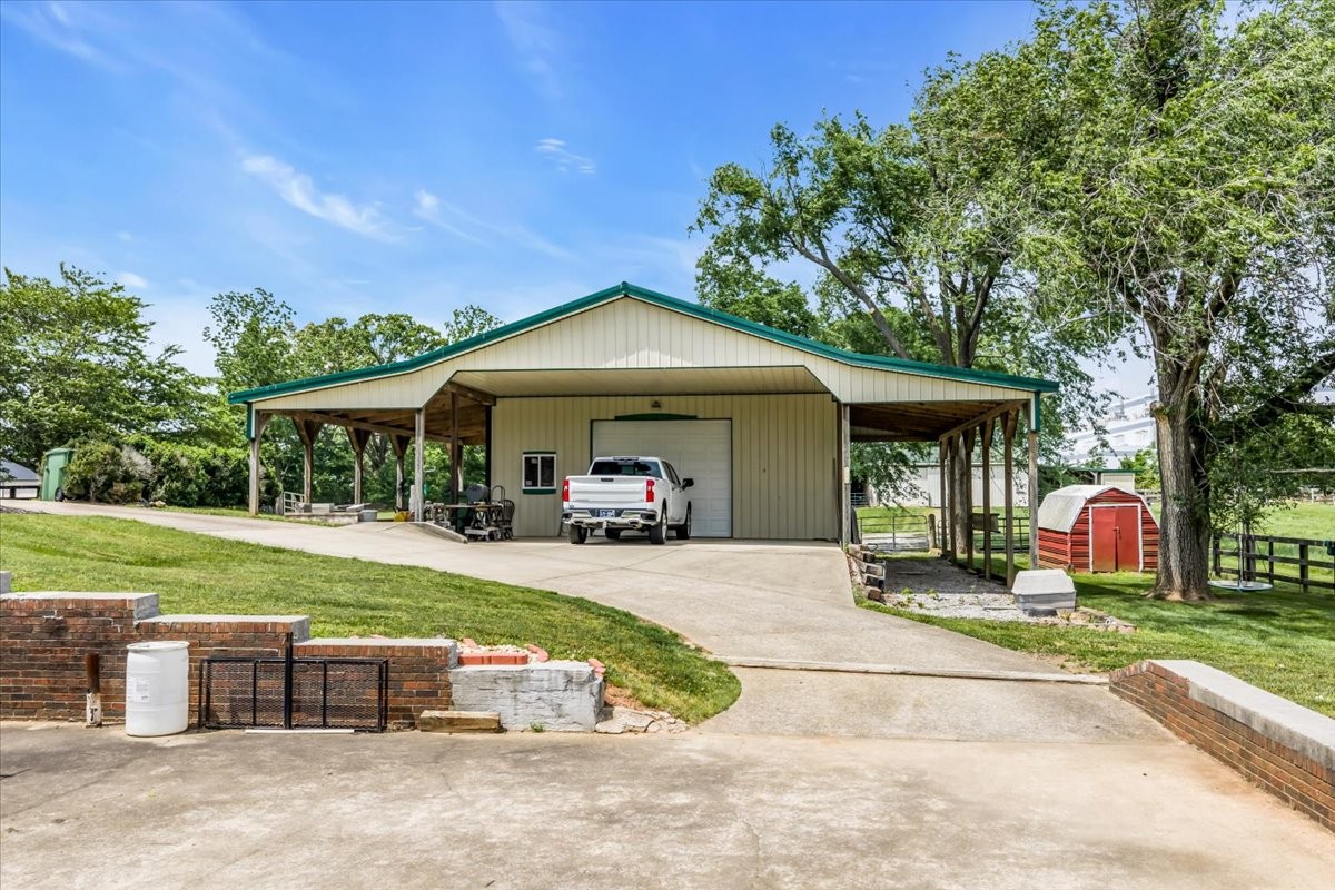 1555 Charles Bell Road Clarksville TN 37040