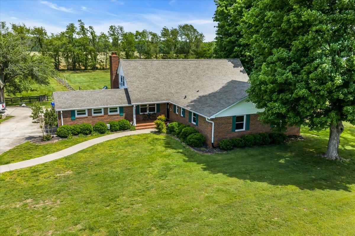 1555 Charles Bell Road Clarksville TN 37040
