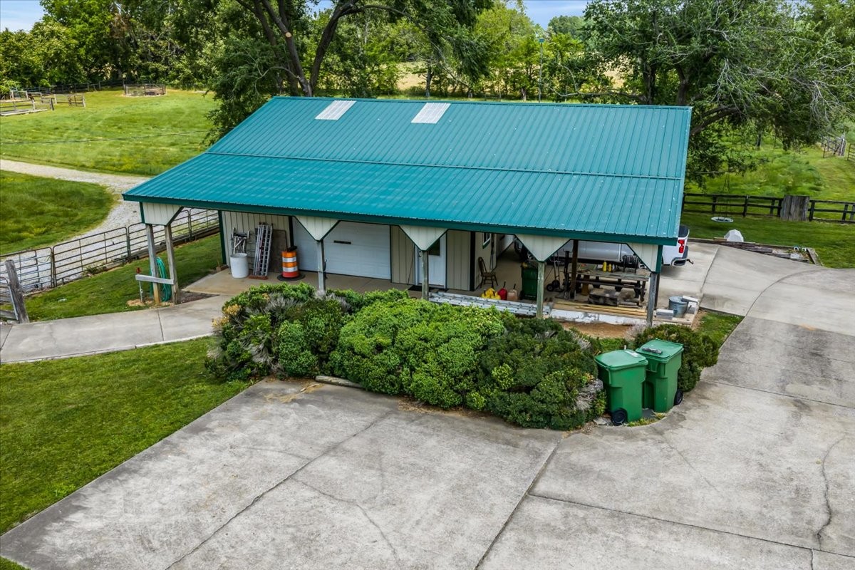 1555 Charles Bell Road Clarksville TN 37040