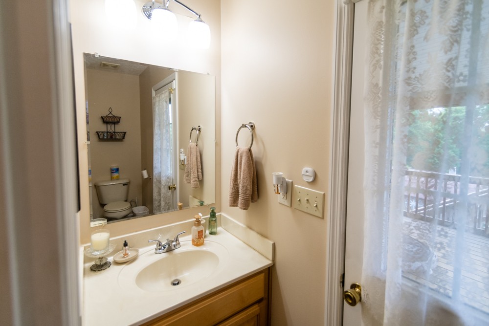 225 Sherman Road Charlotte TN 37036