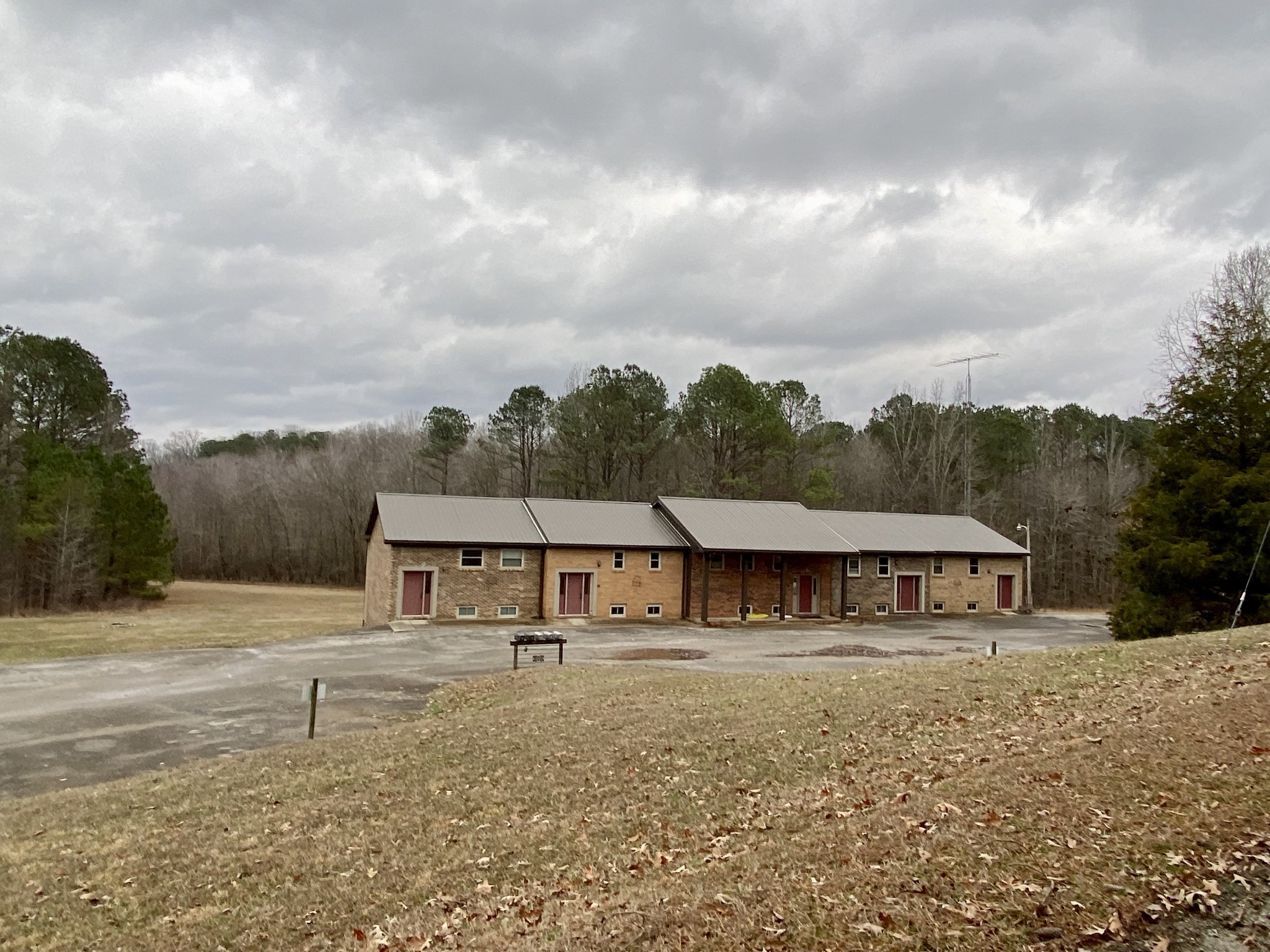 371 Pineview Drive Springville TN 38256