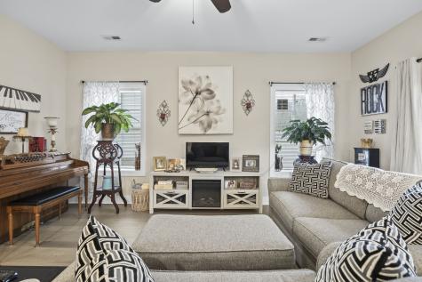 1007 Sycamore Ridge E Burns TN 37029