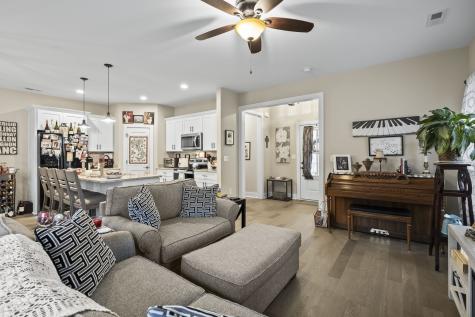 1007 Sycamore Ridge E Burns TN 37029