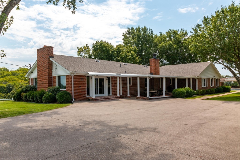1731 Nashville Highway Columbia TN 38401