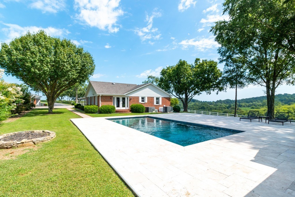1731 Nashville Highway Columbia TN 38401