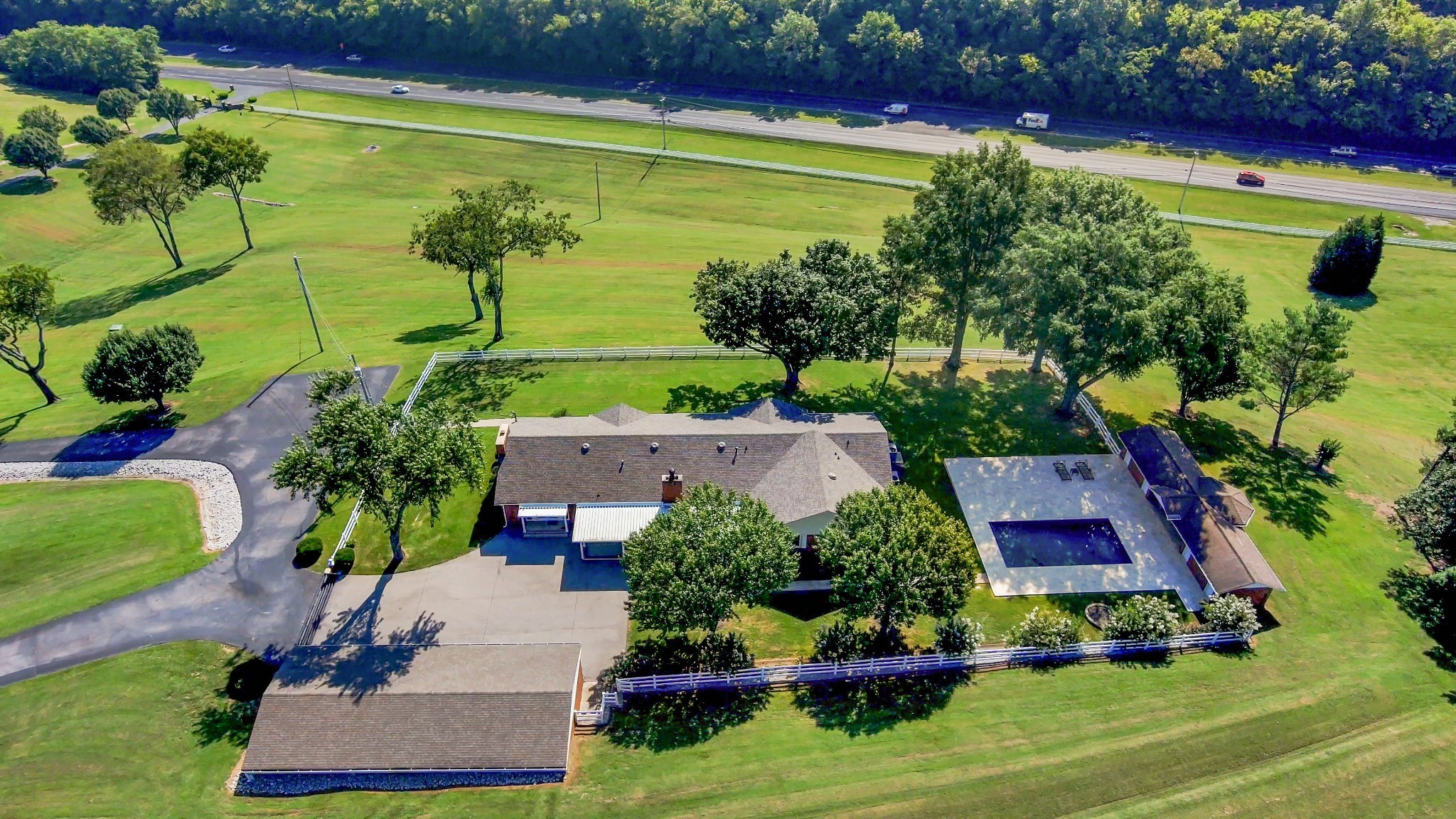 1731 Nashville Highway Columbia TN 38401