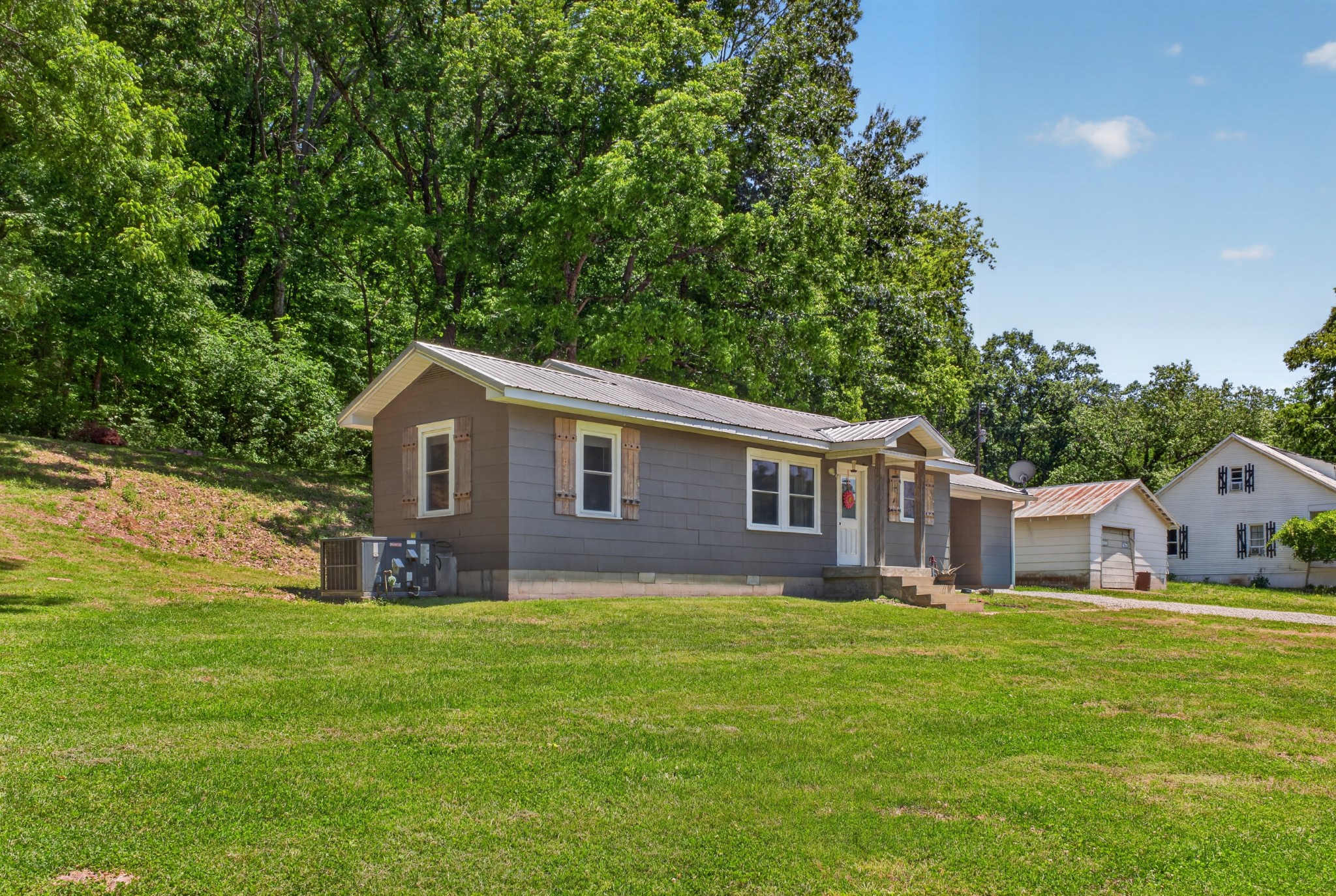 4854 Dry Fork Road Hampshire TN 38461