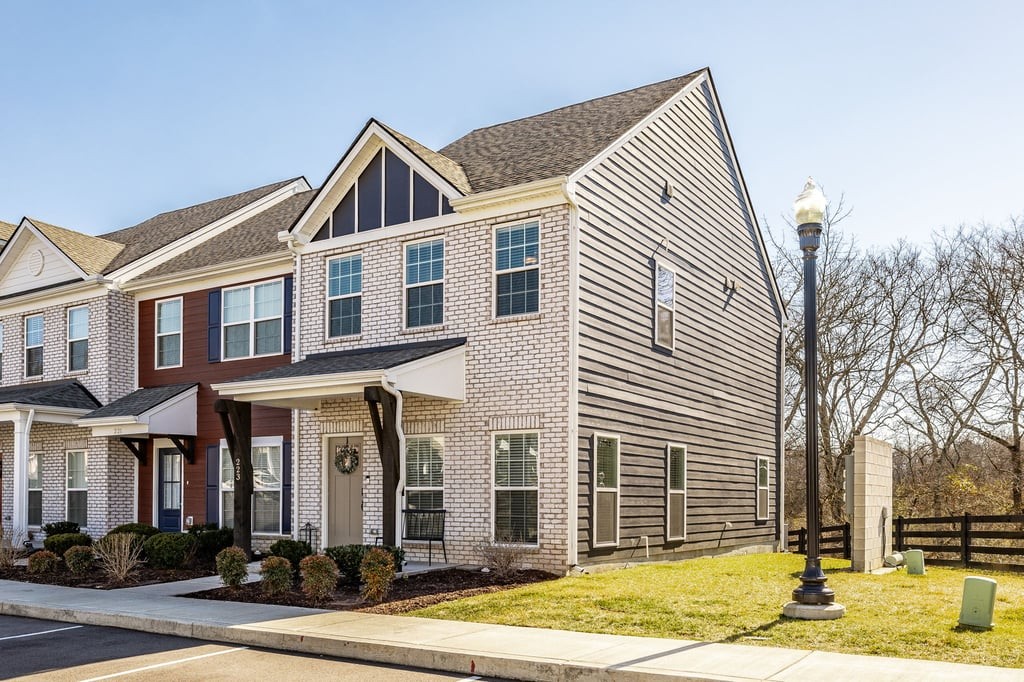 223 Holywell Drive Gallatin TN 37066