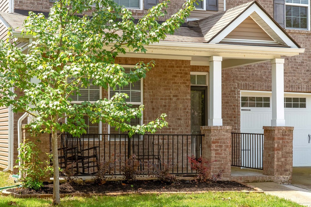 1813 Stonewater Drive Hermitage TN 37076