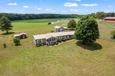 6439 Cedar Grove Road Big Sandy TN 38221