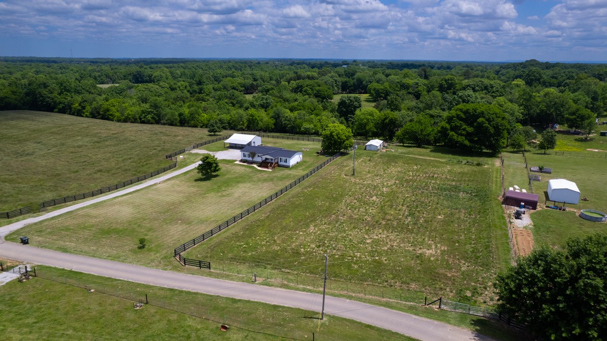 33 Pack Lane Ardmore TN 38449
