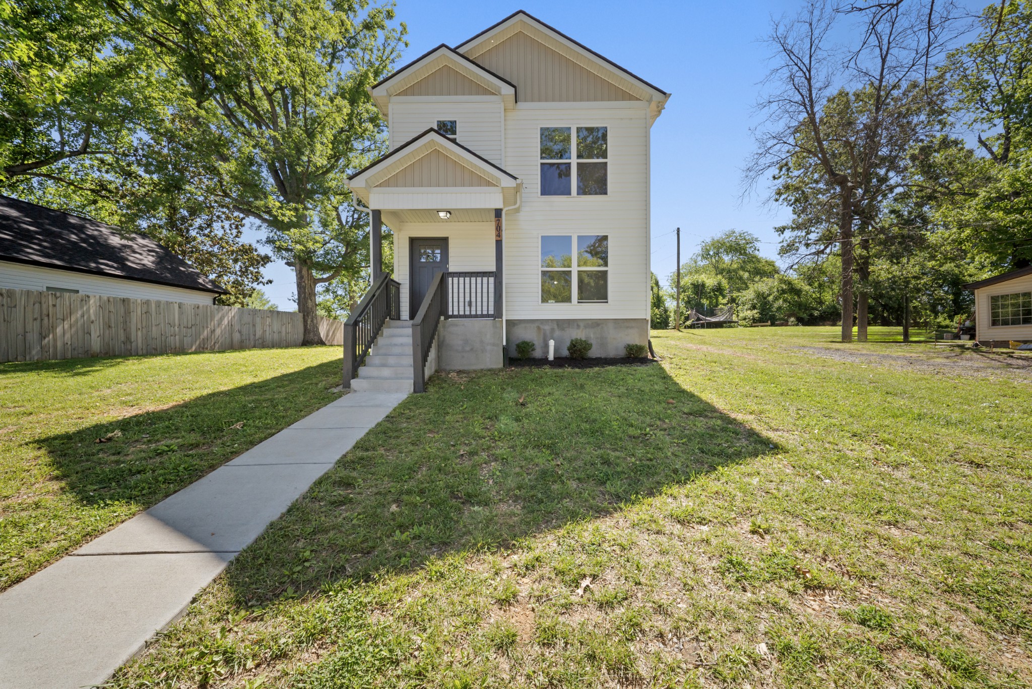 704 Perry Drive Springfield TN 37172
