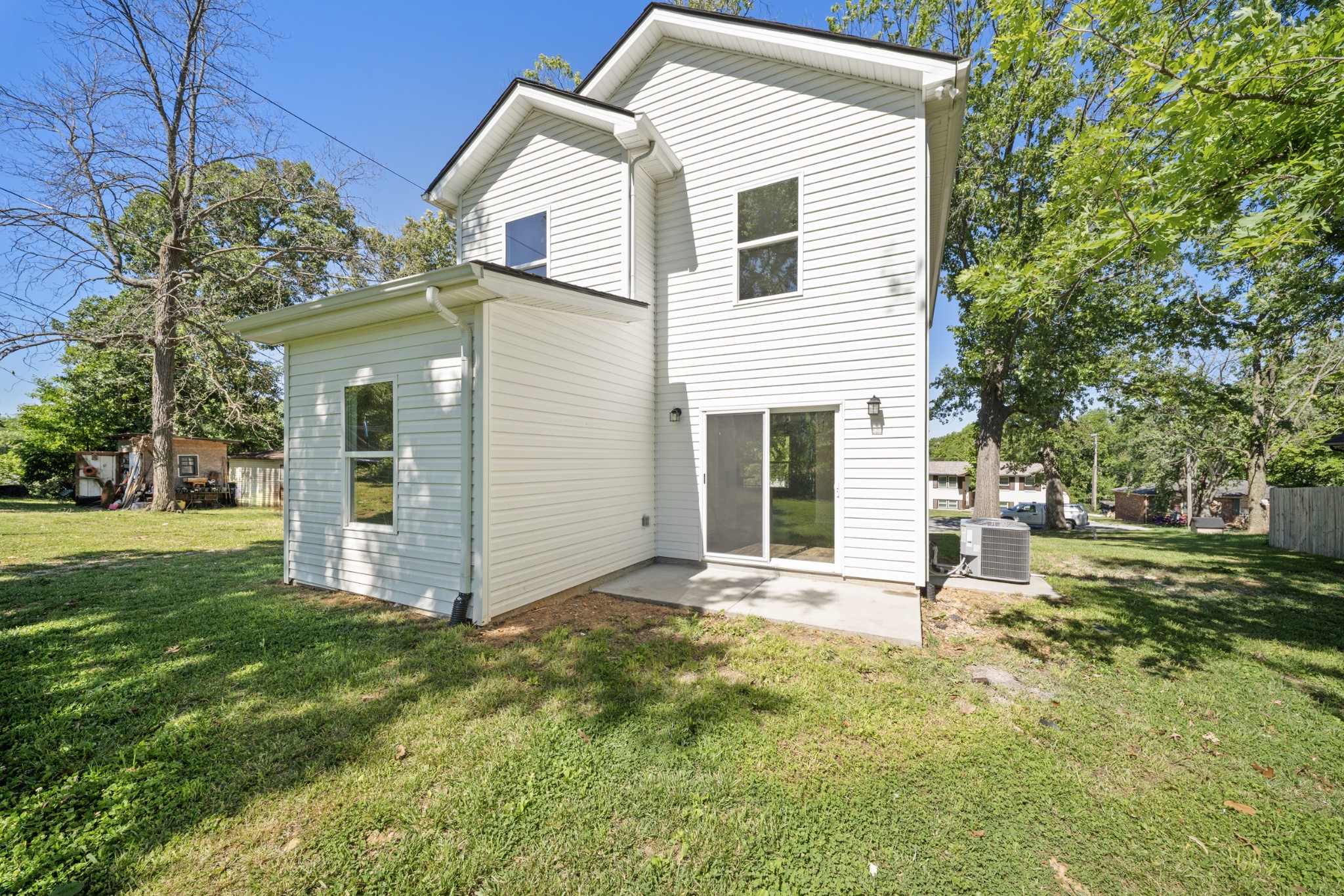 704 Perry Drive Springfield TN 37172