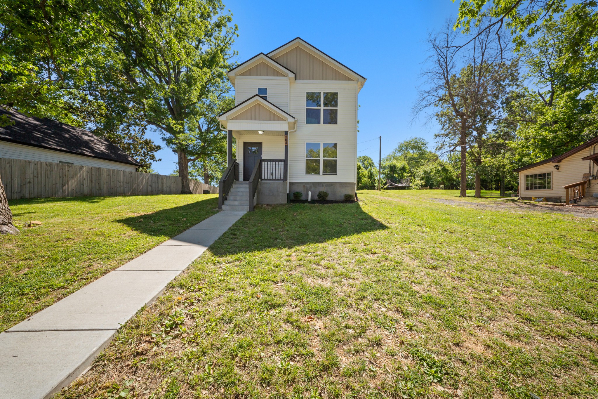 704 Perry Drive Springfield TN 37172