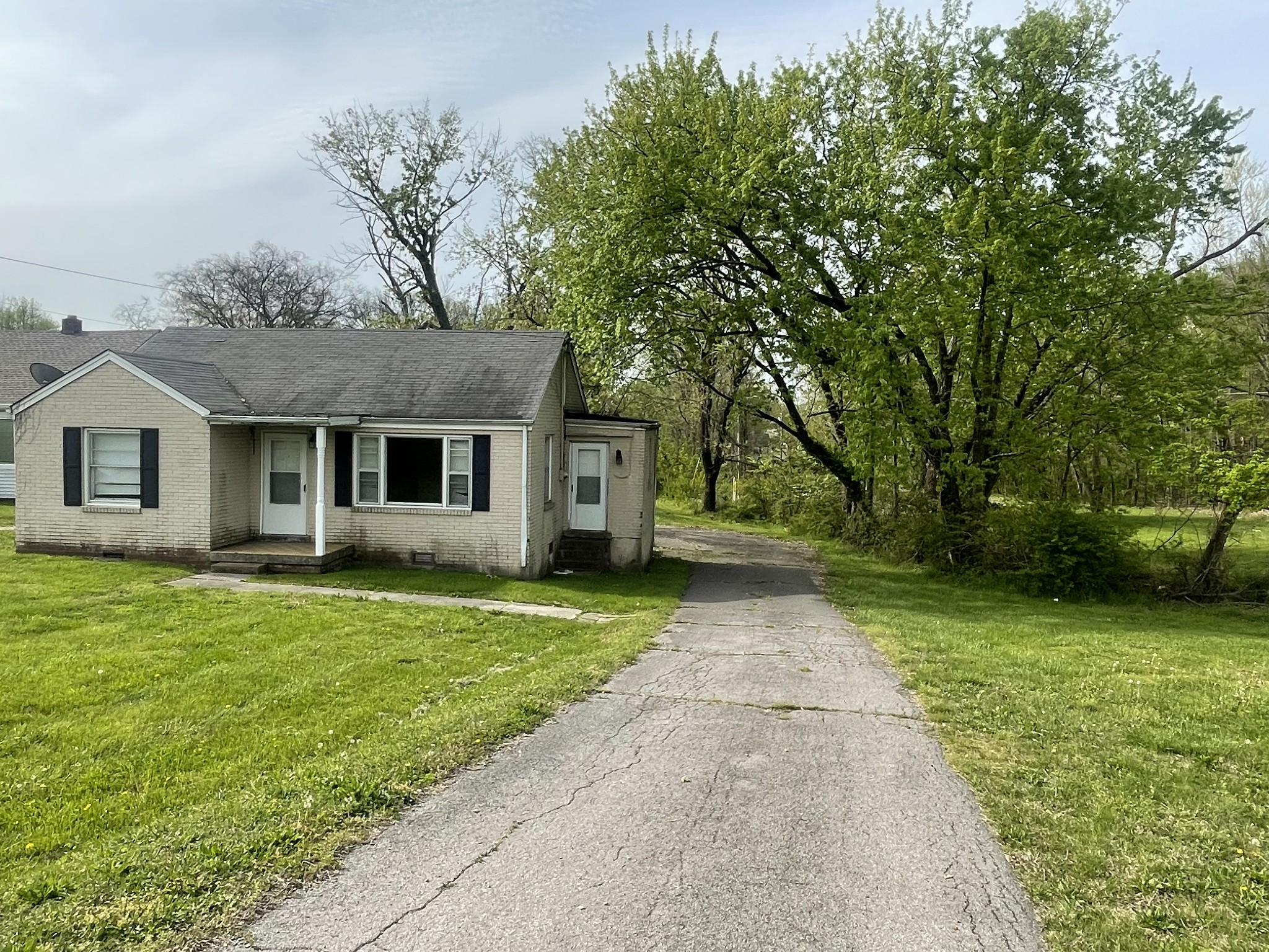 2511 Memorial Boulevard Springfield TN 37172