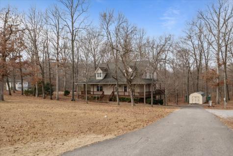 1077 Claylick Road White Bluff TN 37187
