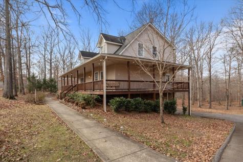 1077 Claylick Road White Bluff TN 37187