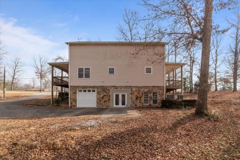1077 Claylick Road White Bluff TN 37187