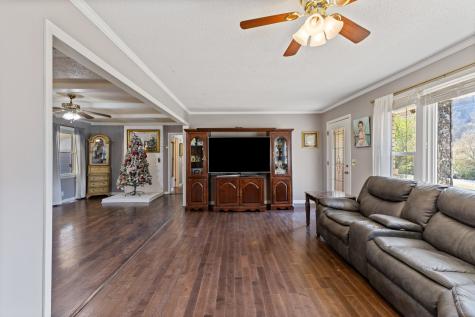 5176 Clarksville Highway Whites Creek TN 37189