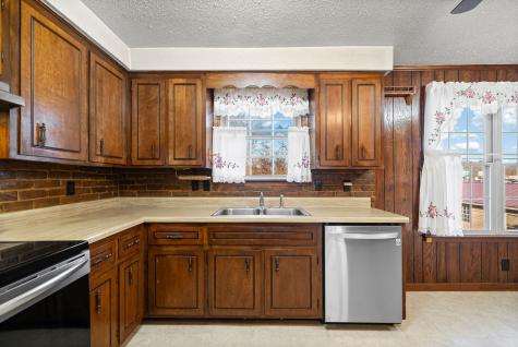 402 Tiny Town Road Clarksville TN 37042