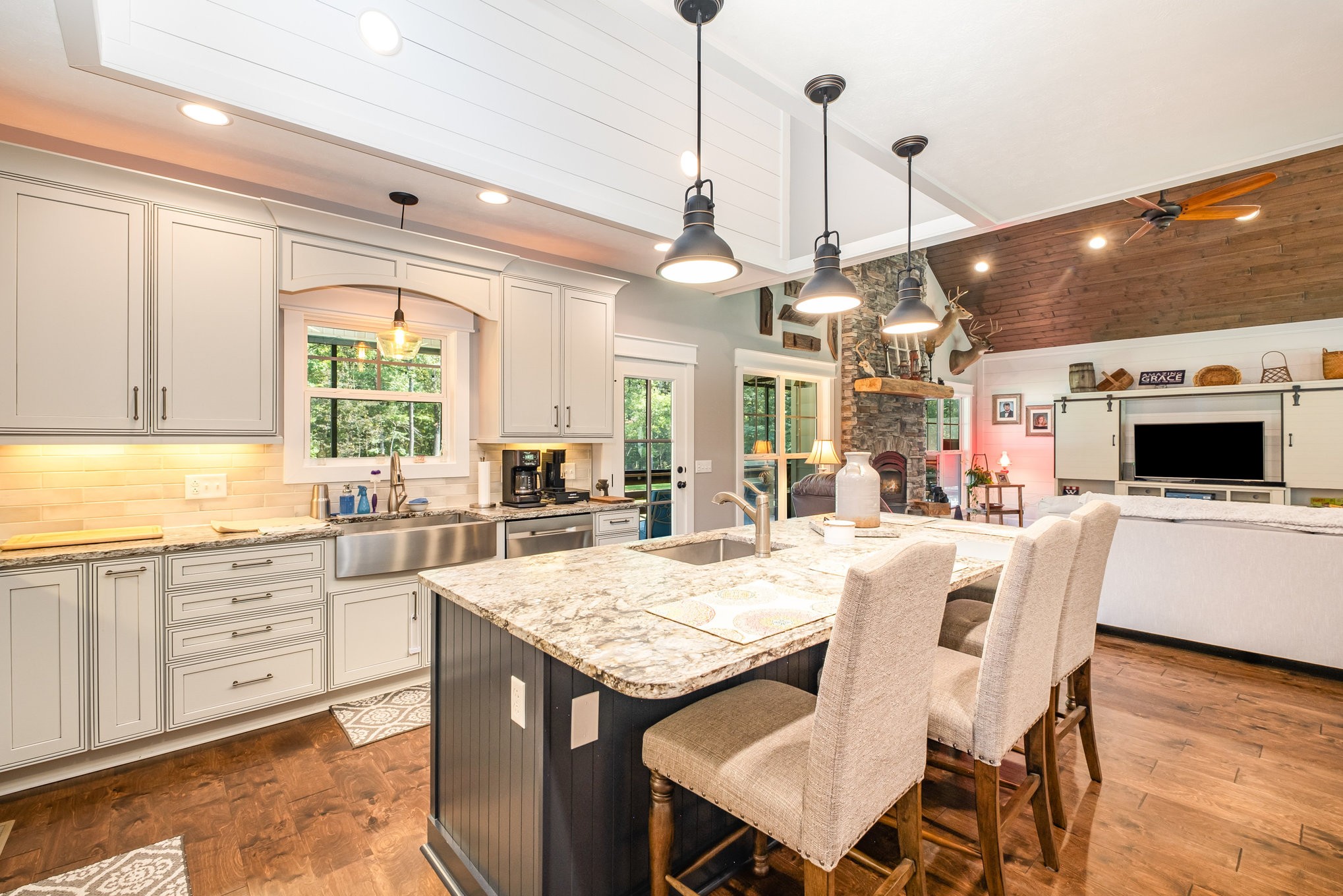 8129 Hollow Springs Road Bradyville TN 37026