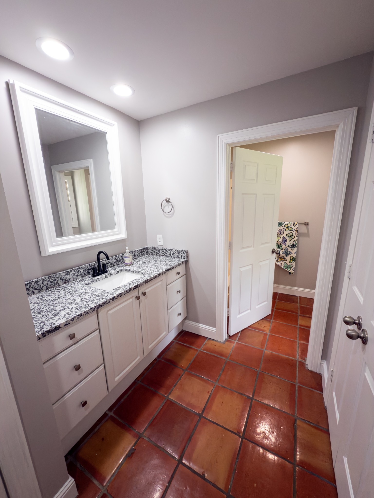 525 32nd Ave, S Nashville TN 37212