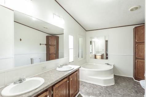 136 E Biggs Road Portland TN 37148